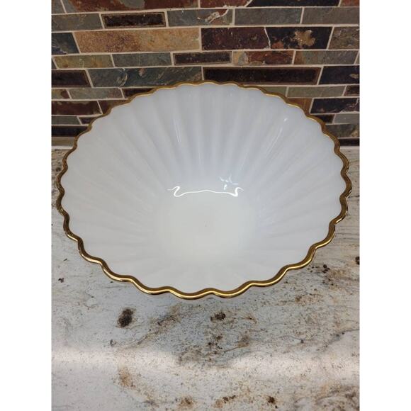 Vintage Anchor Hocking Bowl Shell Milk Glass, Gold Trim Large - Picture 2 of 4